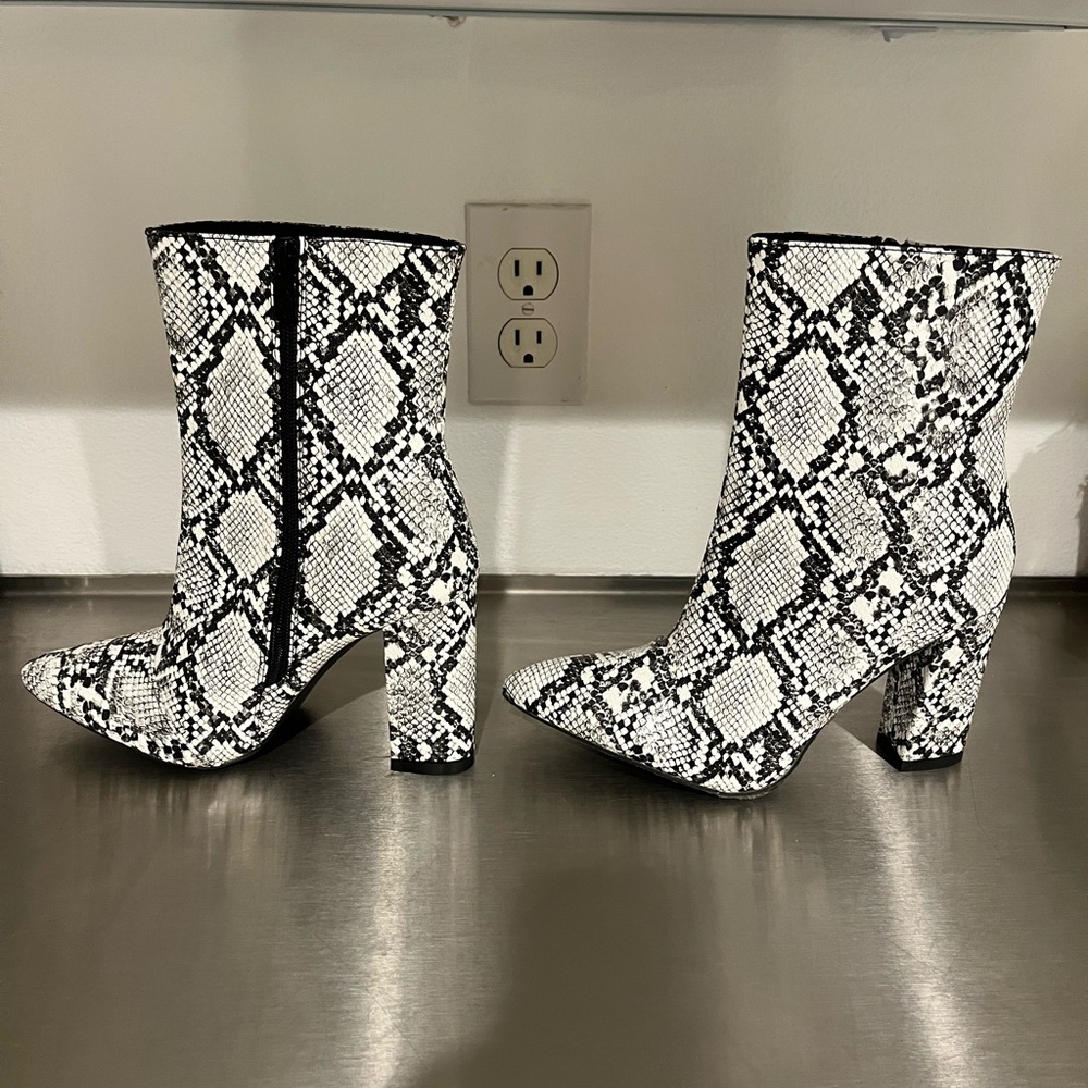 New snake print bootie size 38 (7.5)